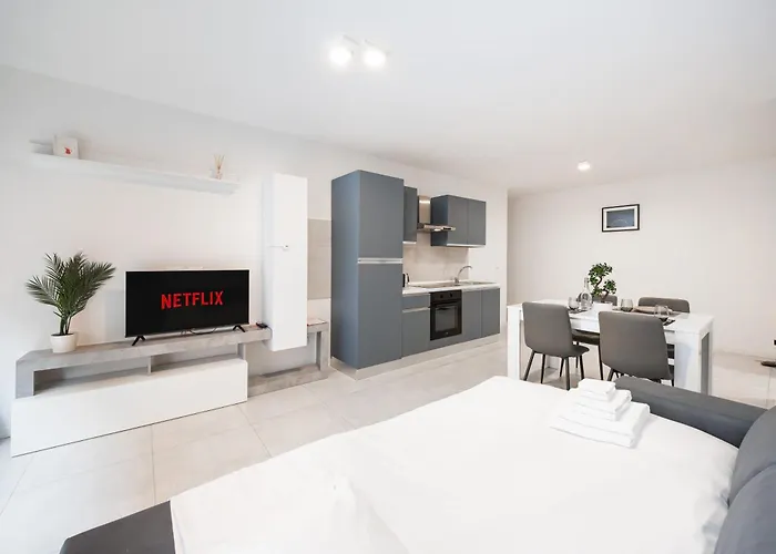 New - Mg 2 House - Centre * بولونيا